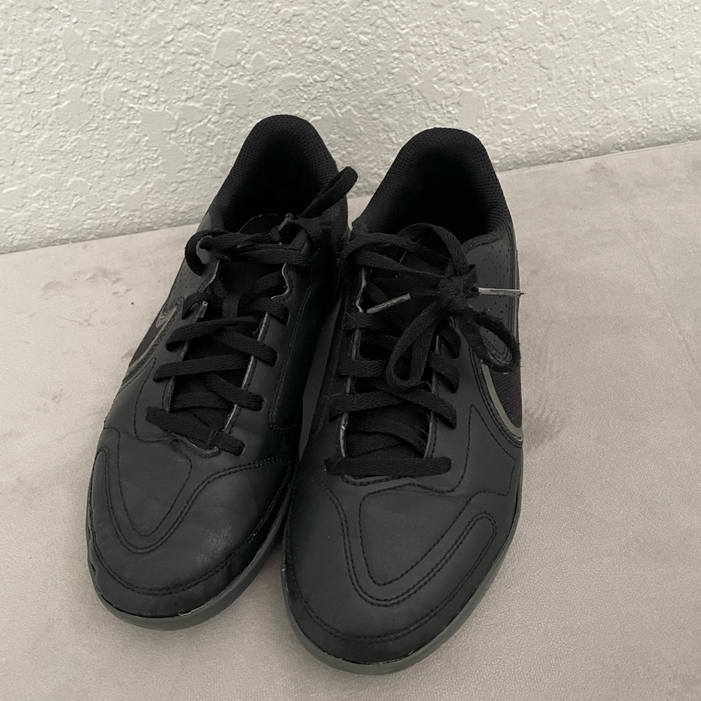 Black Nike Tiempo junior youth size 5